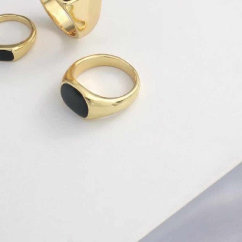 NEW Signet Ring 7.5 - Picture 4 of 4